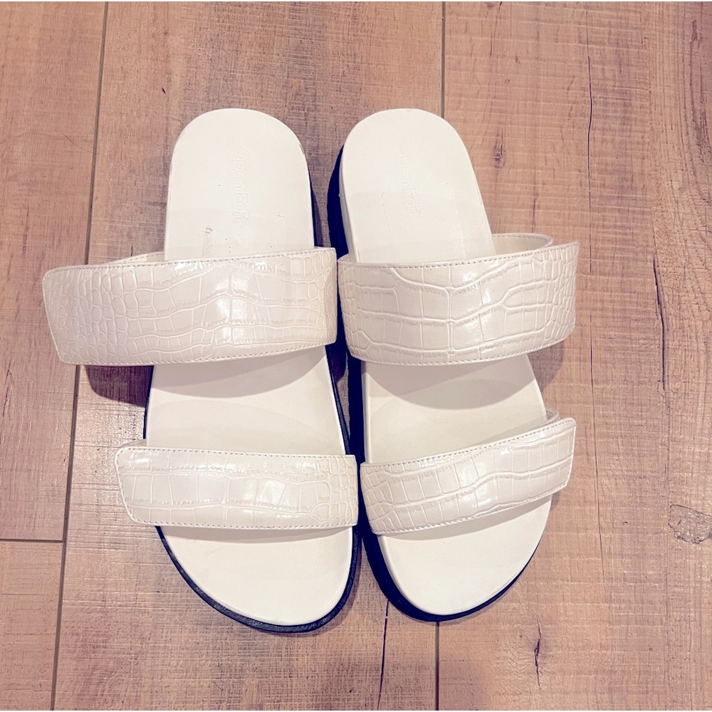Open Edit Edfinley White Slip On Summer Croc Detail Flat Sandals, size 9…